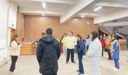 三亿体育.(中国)官方网站国际学生第一期乐享瑜伽活动举办(图4)