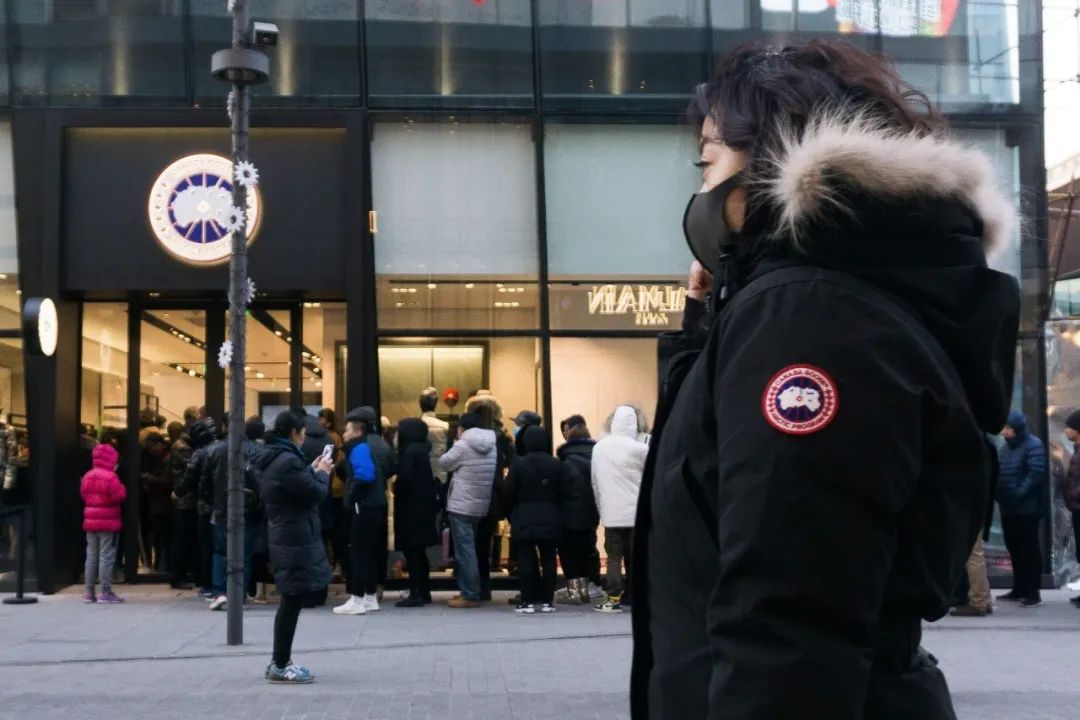 三亿体育.(中国)官方网站为什么消费降级买中高端运动品牌的人却变多了(图6)