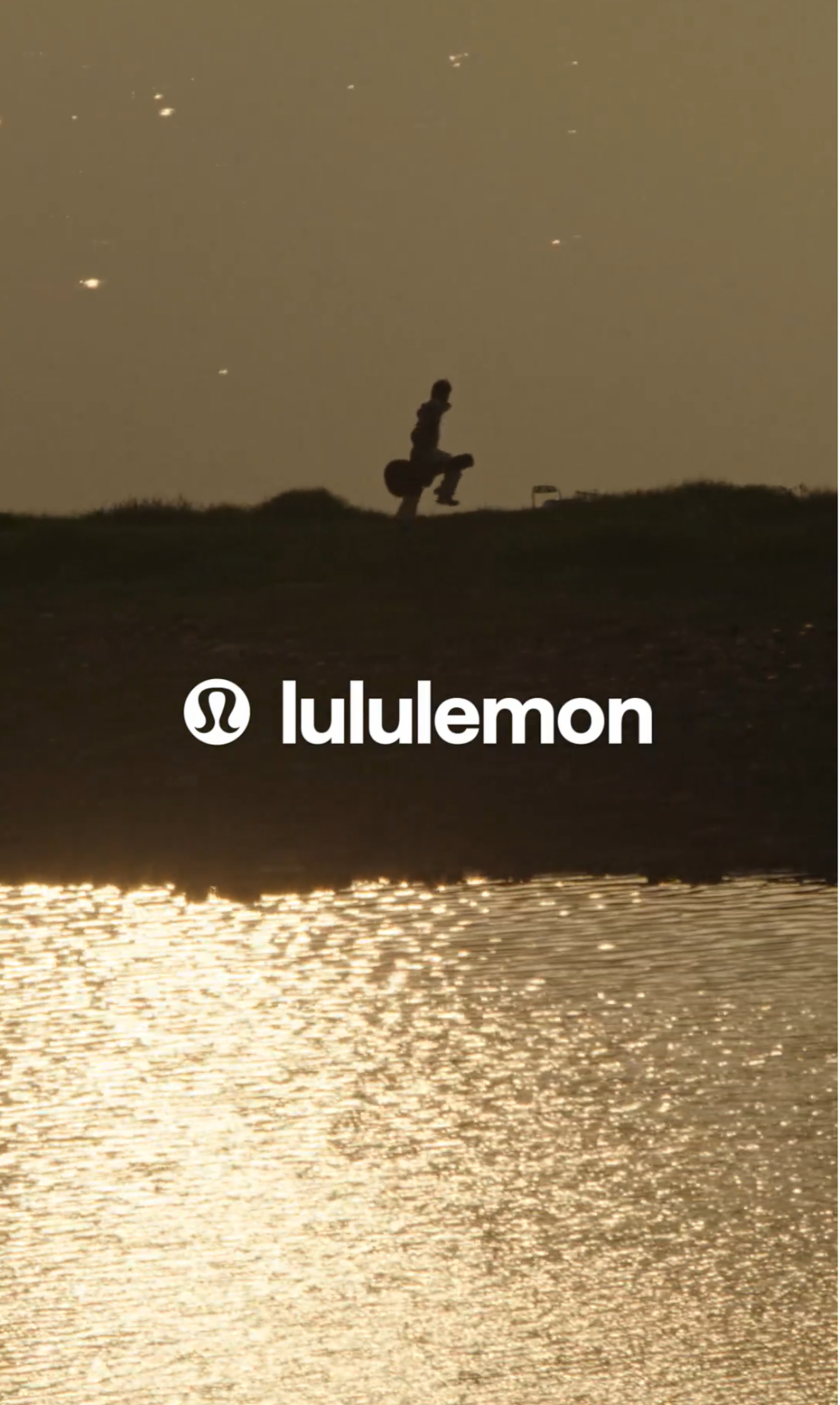 三亿体育800一条的lululemon瑜伽裤在华向“下”进发(图3)