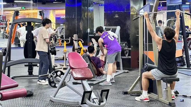 三亿体育.(中国)官方网站突然火了！不少日照人下班就往这里冲……(图1)